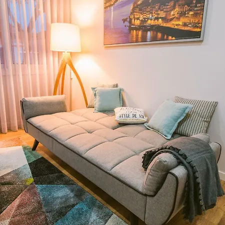 Lechartier 2 Apartament *