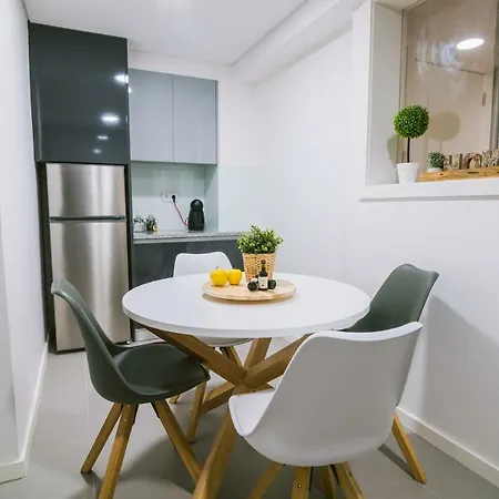 Apartament Lechartier 2 *