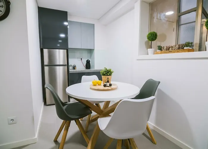 Apartman Lechartier 2 *